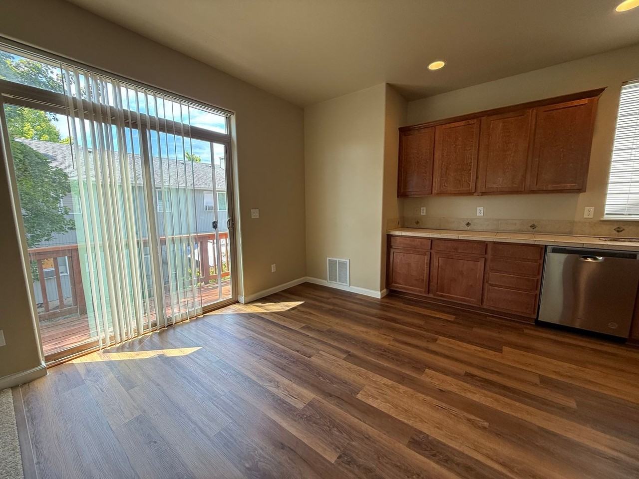 20604 Sw Sister Ln - Photo 3 of 17