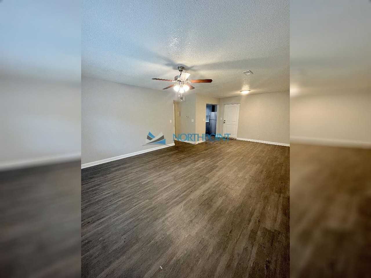3710 Wyandotte St - Photo 7 of 15