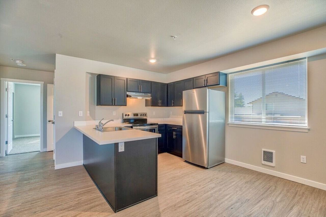 The Edge Apartments - Photo 3 of 38