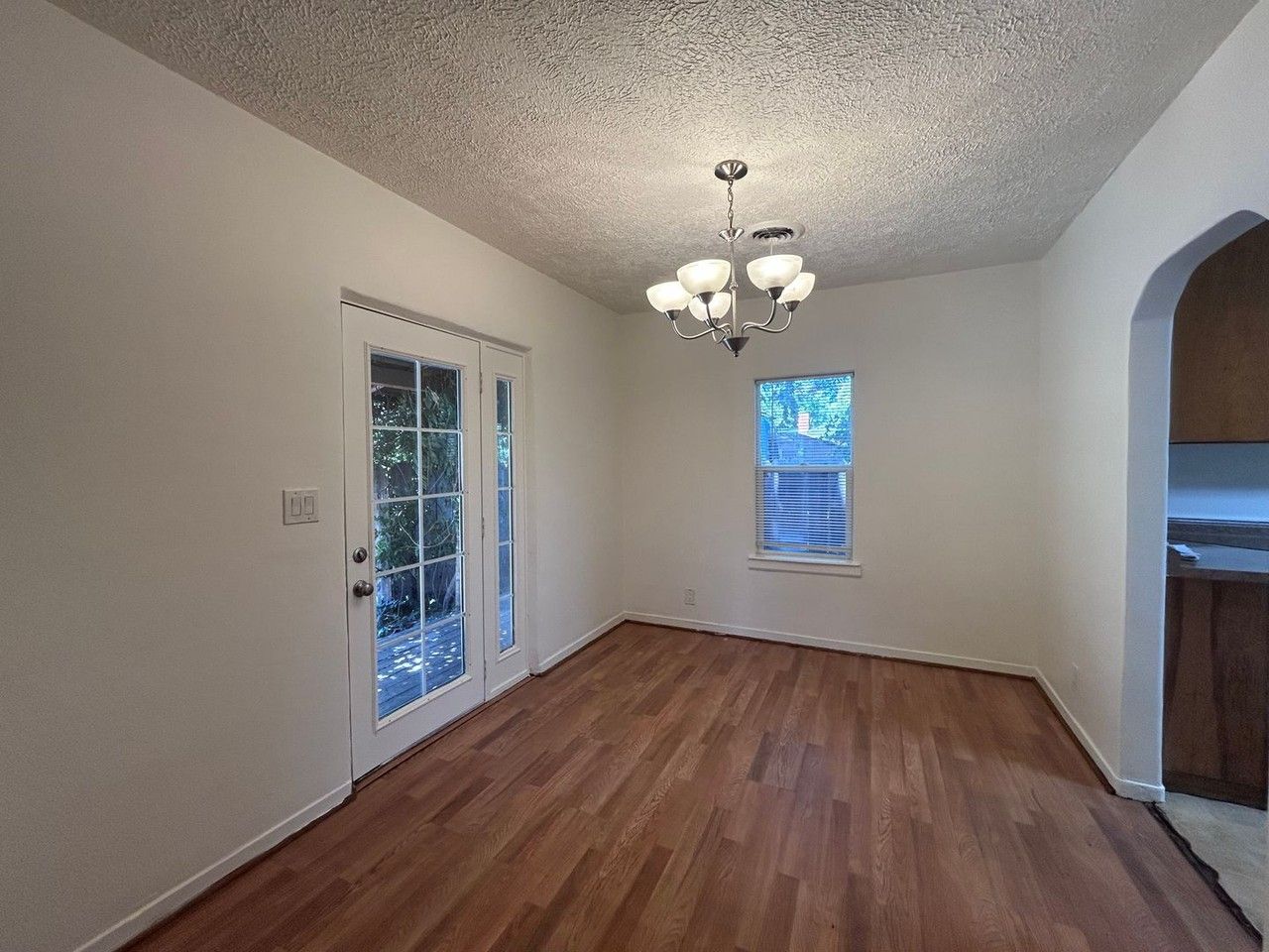 720 E Lassen Ave - Photo 3 of 28