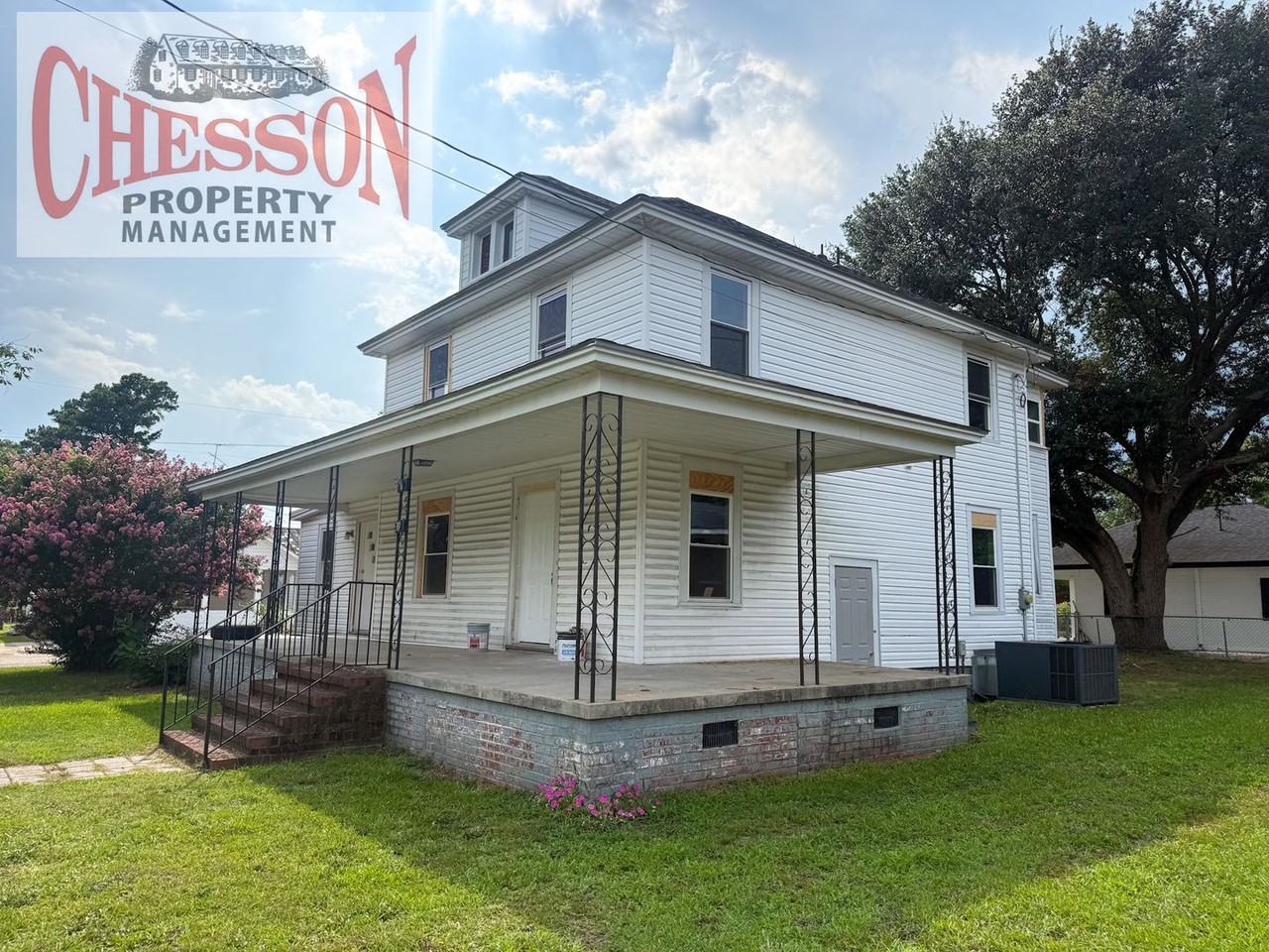304 Yelverton St - Photo 3 of 4