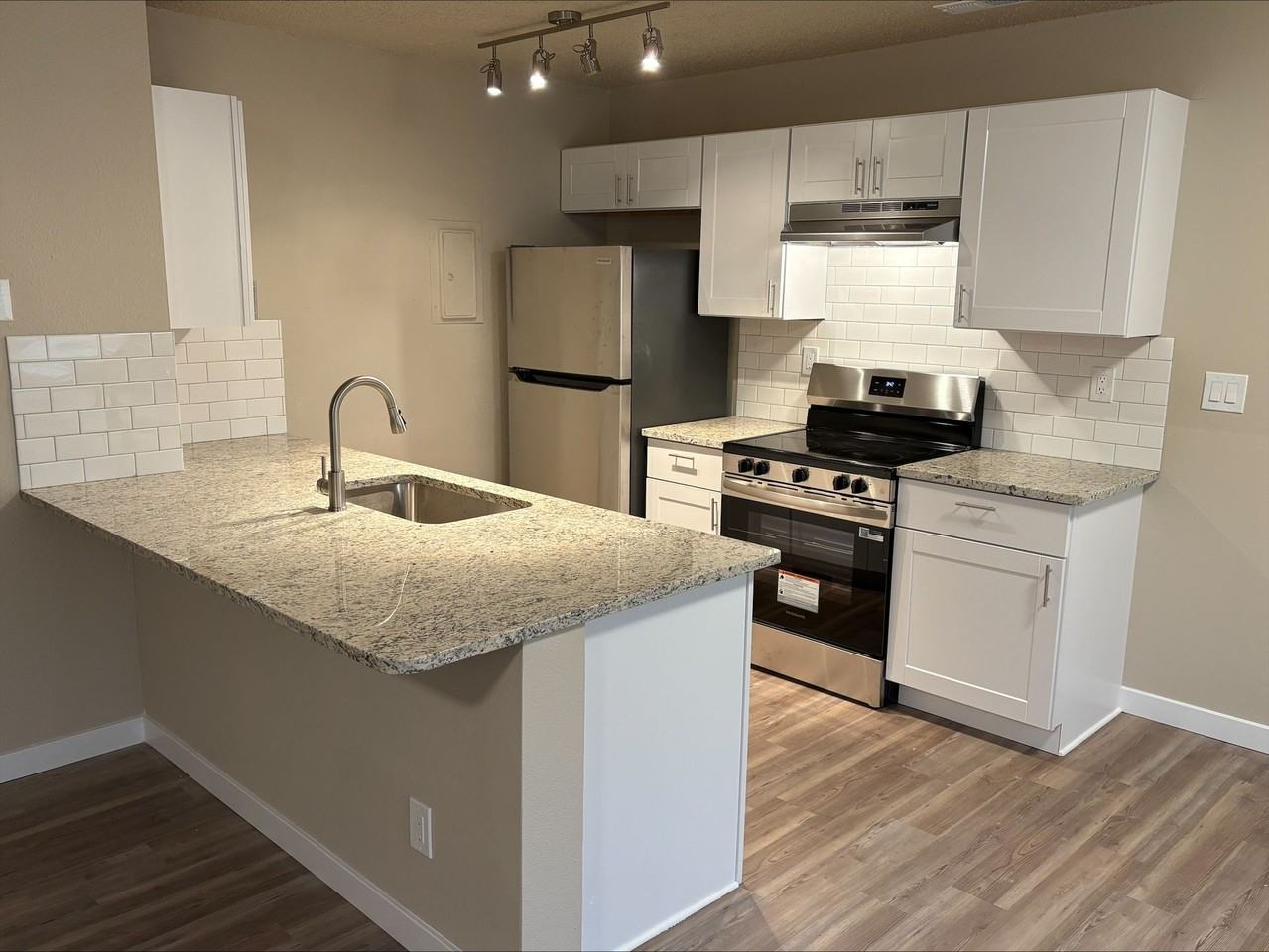 351 Gahart Dr. - Photo 2 of 5