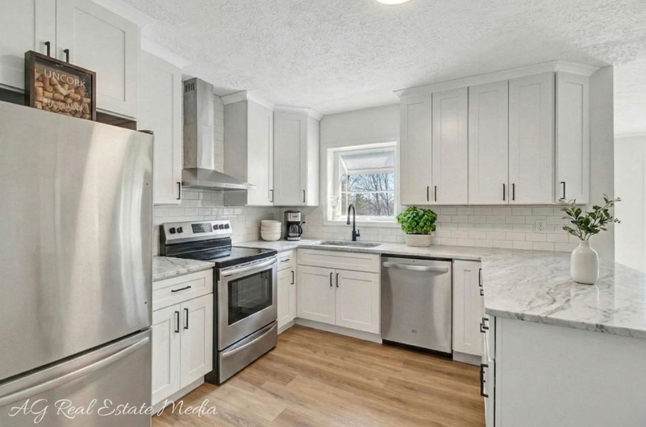4220 Boudinot Ave - Photo 2 of 11