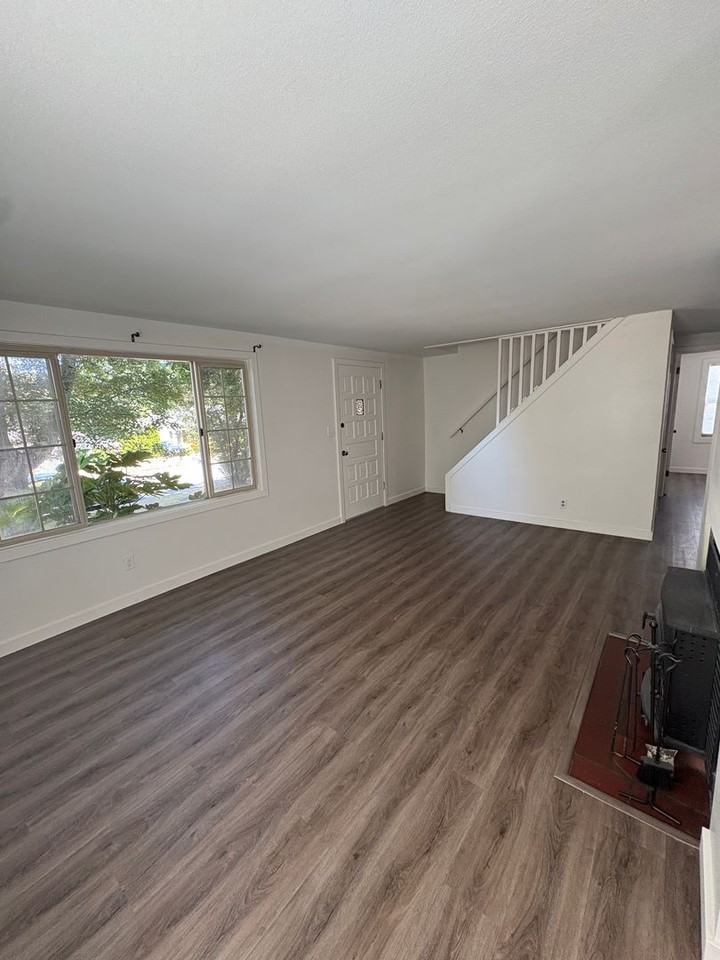 11426 Crestwood Dr S - Photo 6 of 17