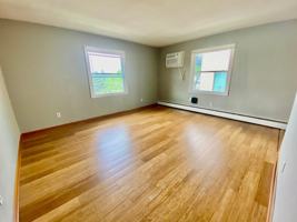 featured image of 821 Marshall St Ne