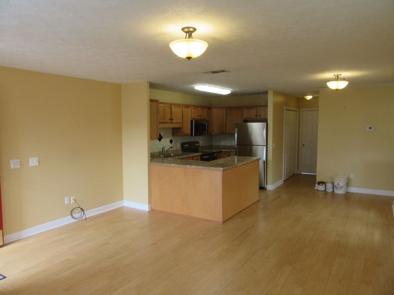 820 Premier Dr - Photo 3 of 25