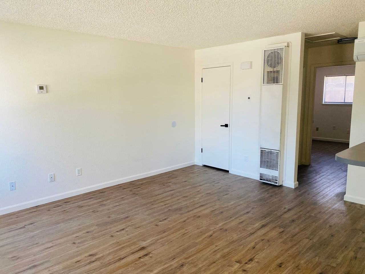 192 N Nevada St - Photo 2 of 6
