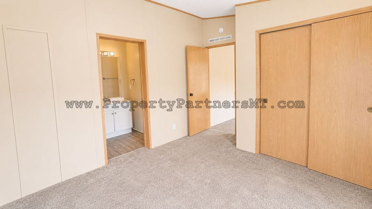 123 Sunlight Ave - Photo 7 of 15