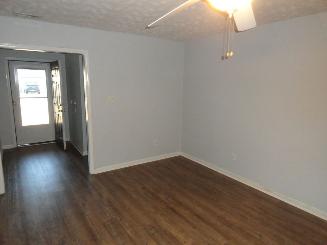 172 Emma Ln - Photo 3 of 18