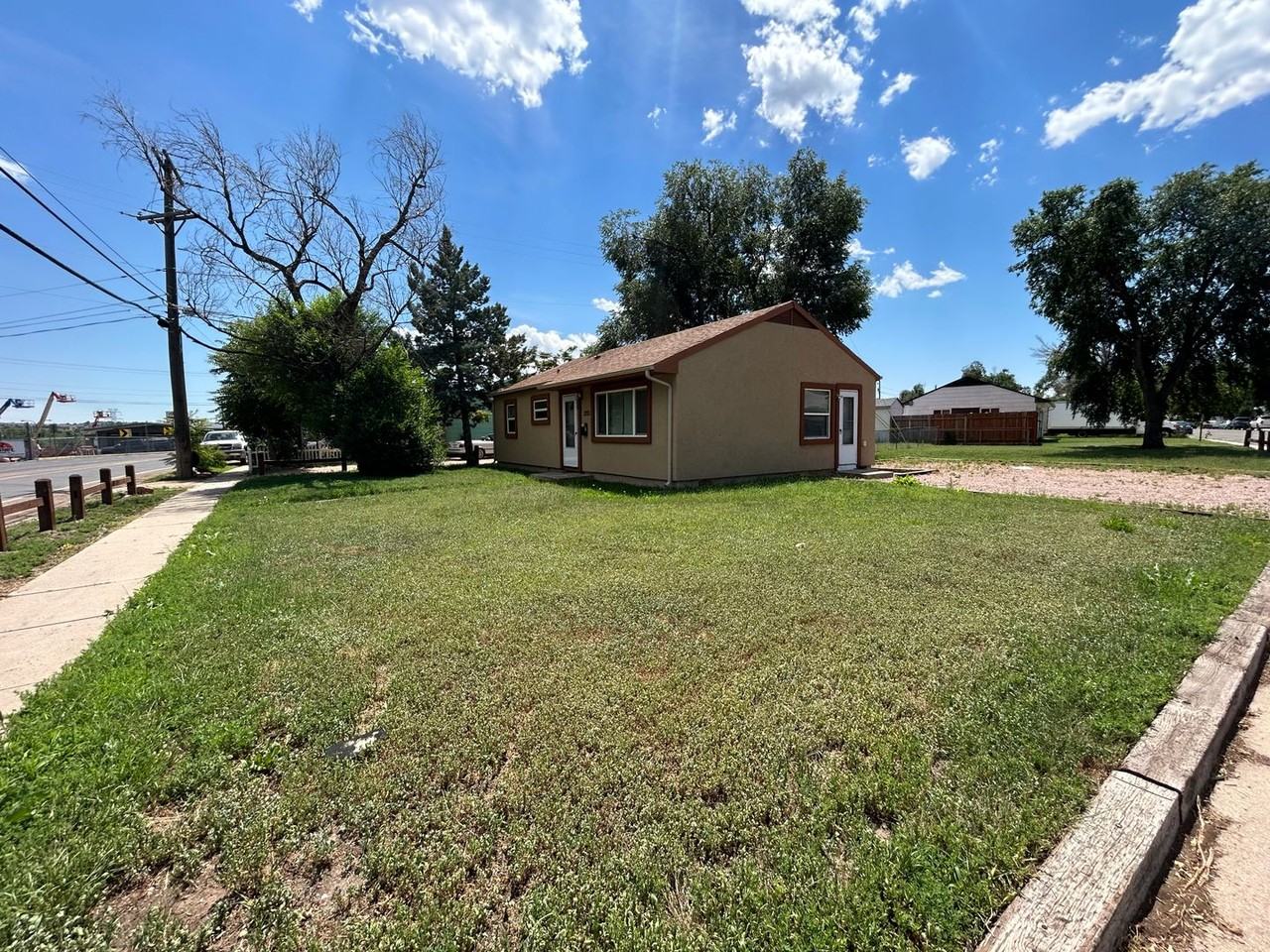 1201 E Cheyenne Rd - Photo 2 of 15