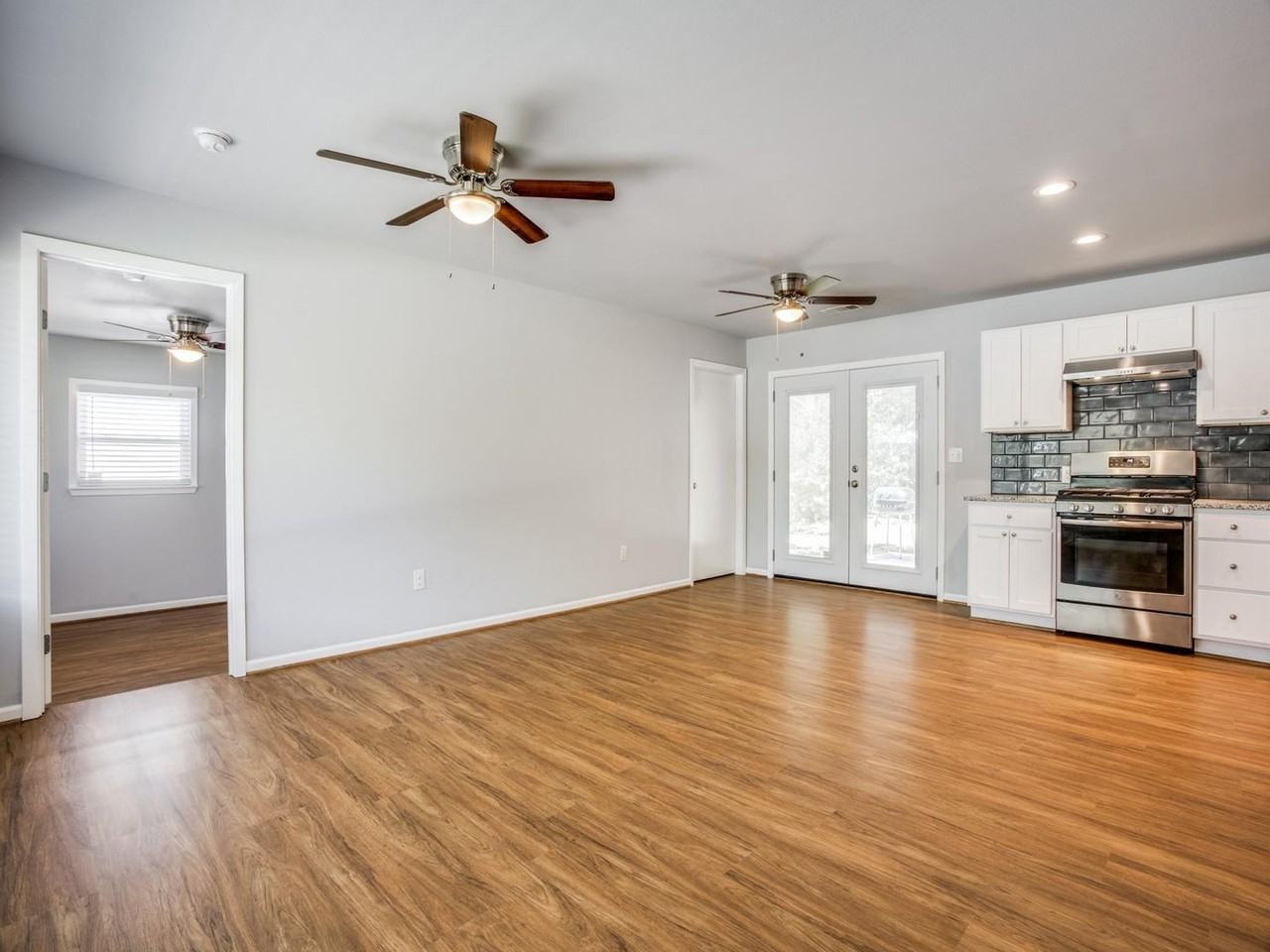 10562 Andover Dr - Photo 3 of 12