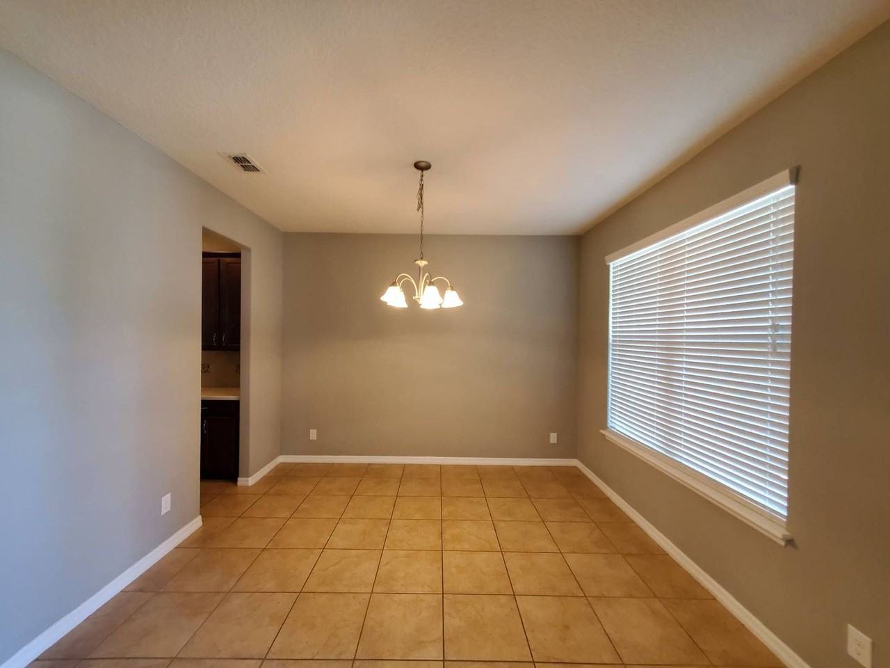 8404 Iron Mountain Trl - Photo 6 of 37