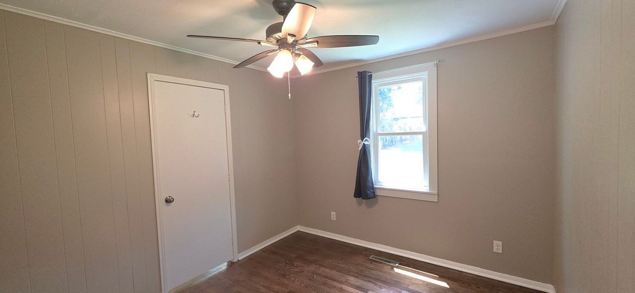 1452 E Nora St - Photo 6 of 9