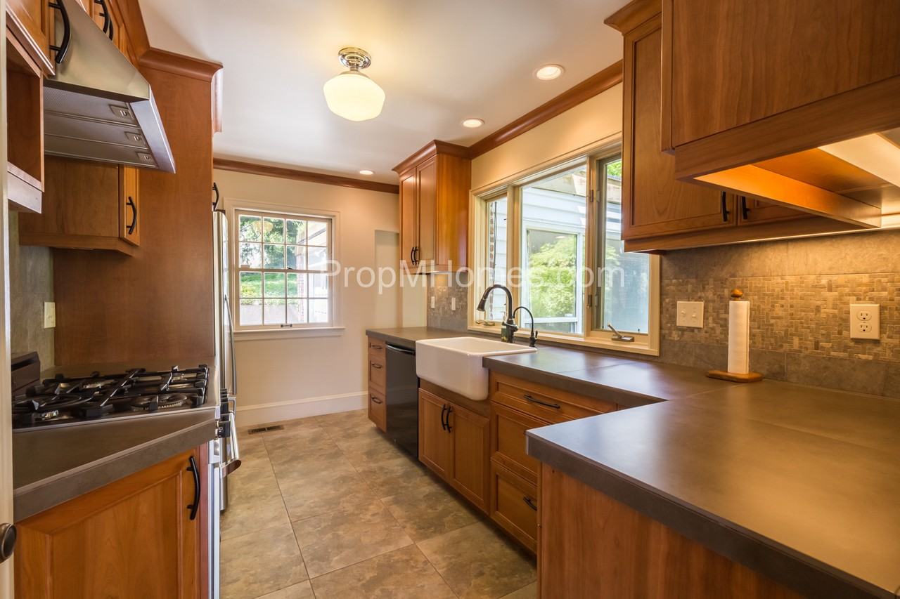 475 Furnace St - Photo 7 of 27