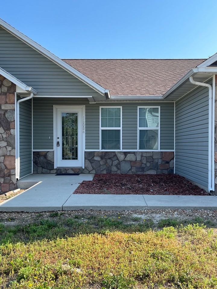 16084 Haidyn Rd - Photo 3 of 37