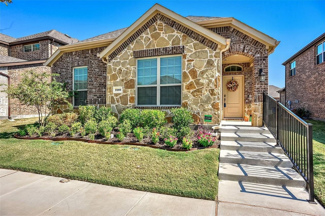 7205 Windy Meadow Dr - Photo 3 of 33