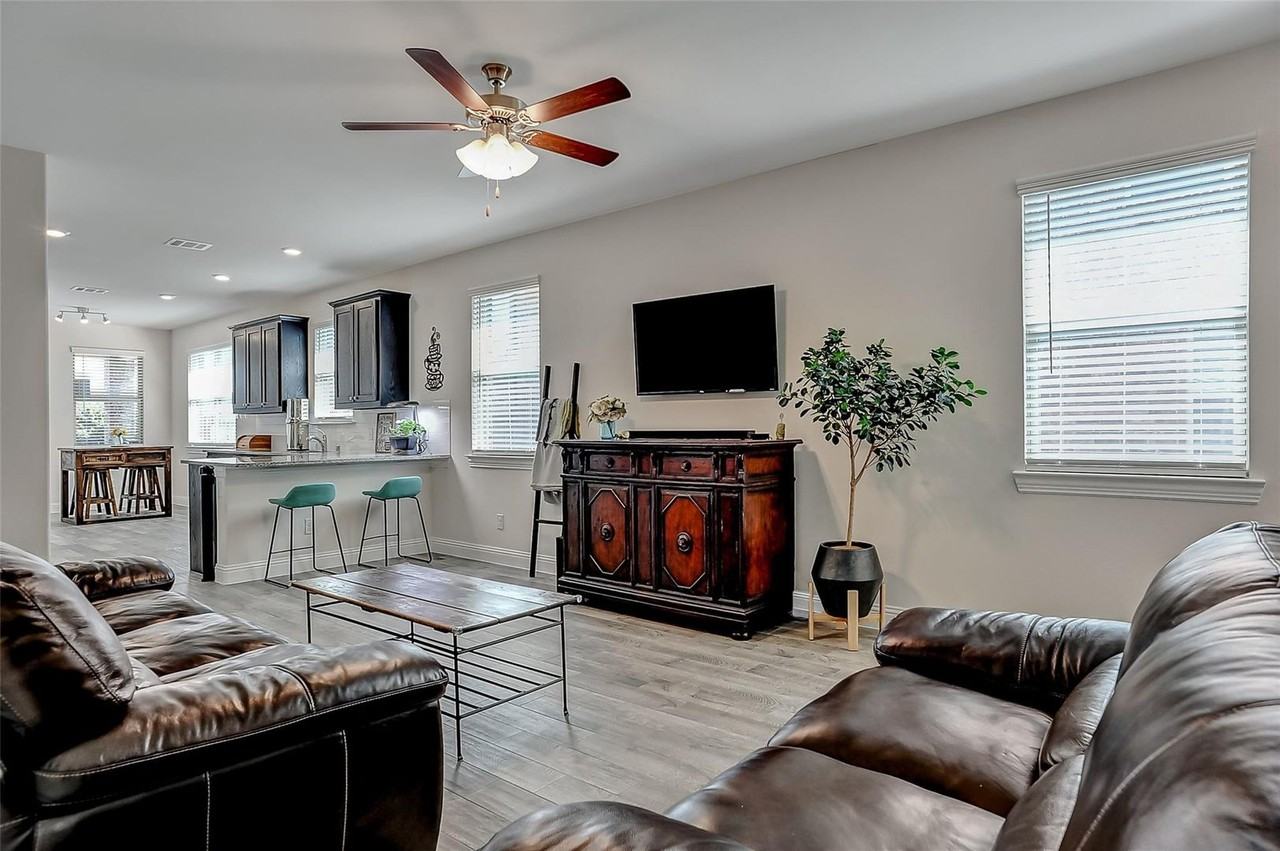 7205 Windy Meadow Dr - Photo 7 of 33