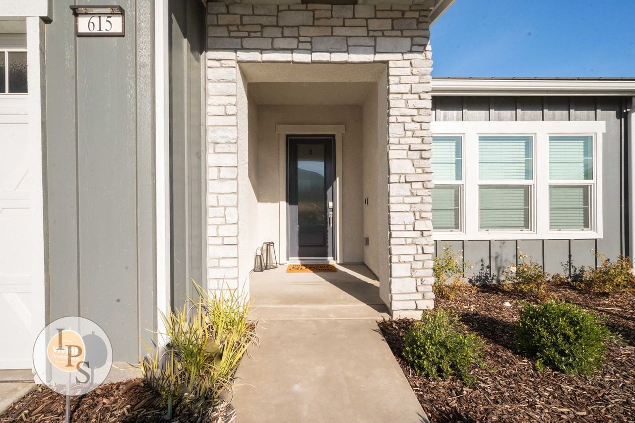 615 Wishon Ave W - Photo 4 of 31