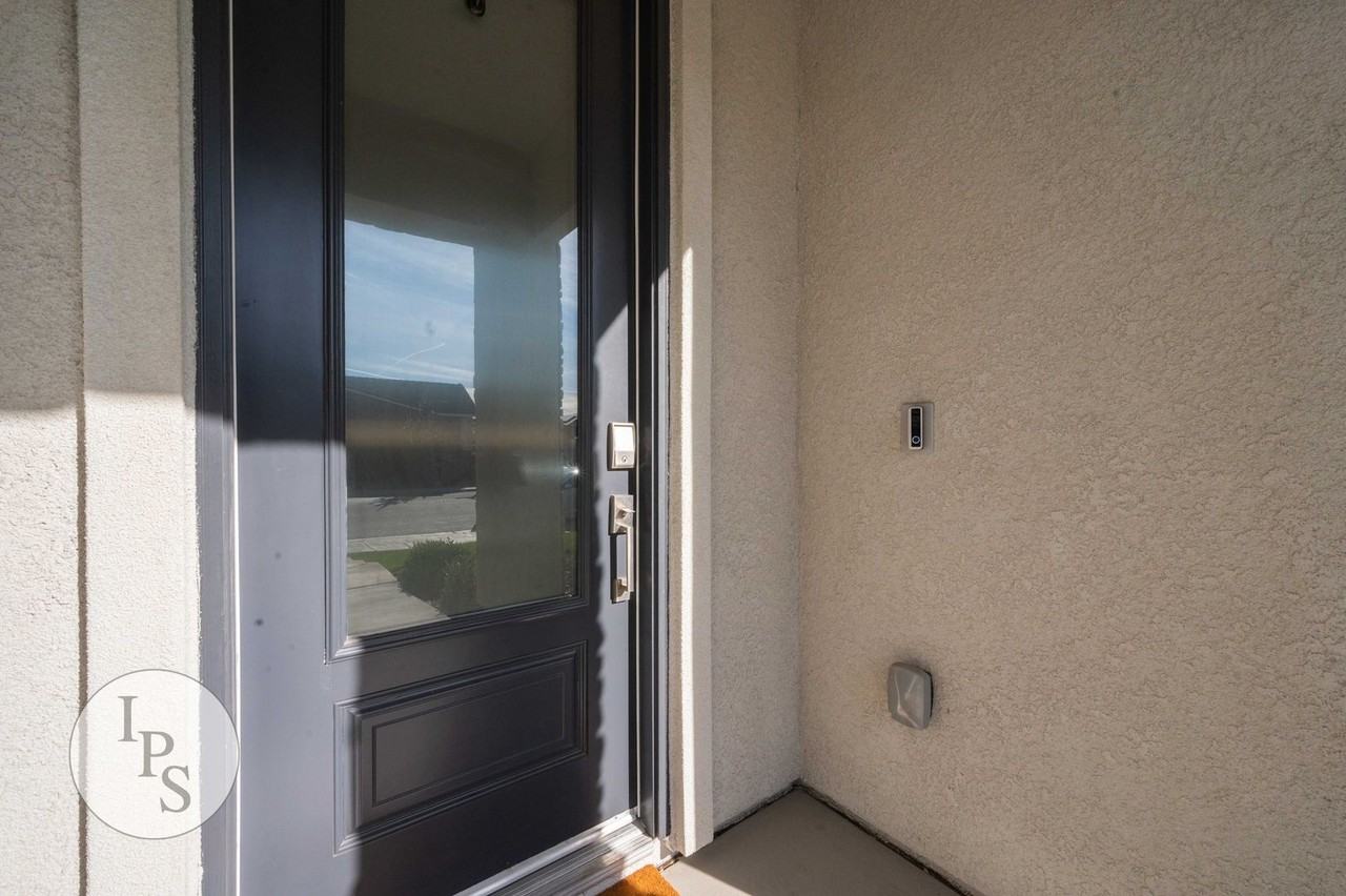 615 Wishon Ave W - Photo 5 of 31