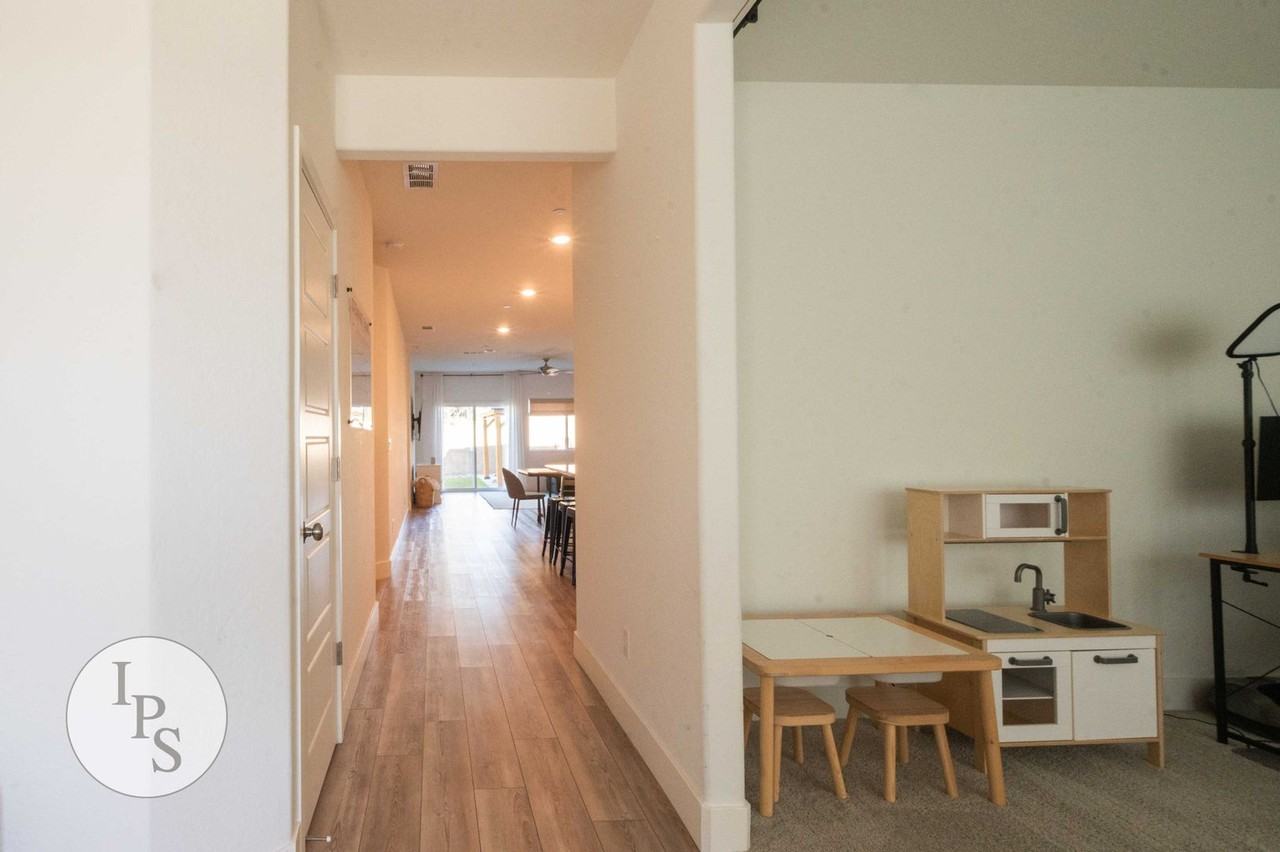 615 Wishon Ave W - Photo 7 of 31