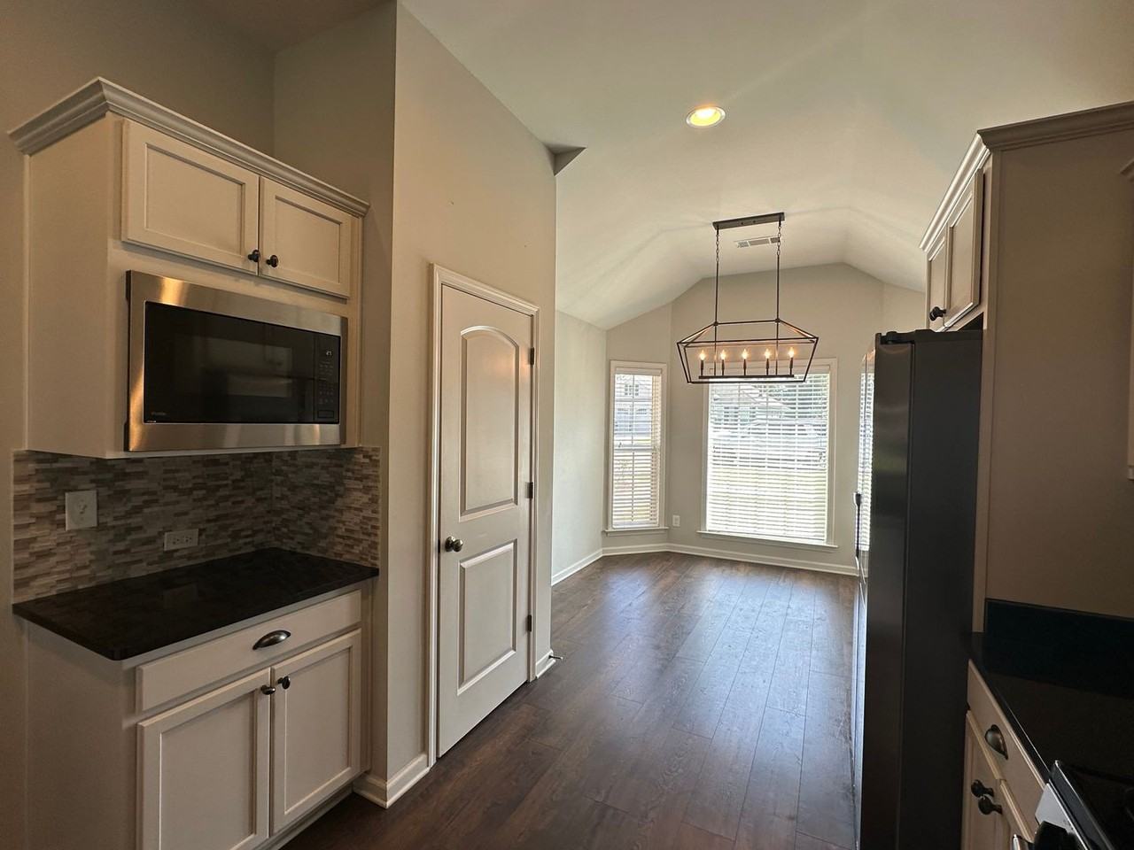 9127 White Poplar Cir - Photo 4 of 35