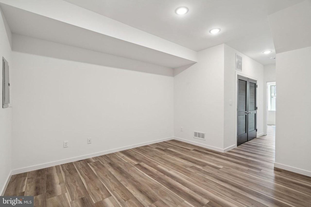 5629 Warrington Ave - Photo 4 of 21