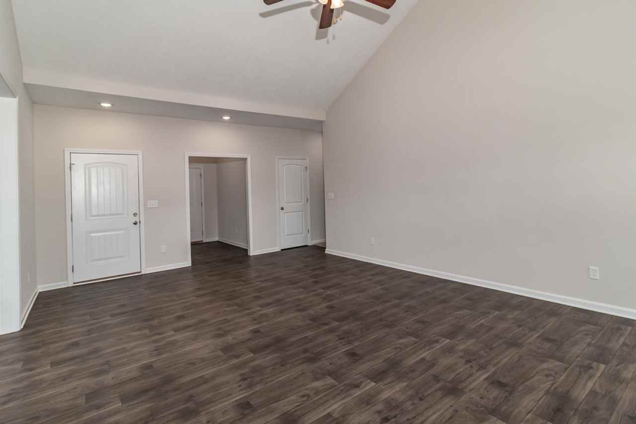 319 Koweta Way - Photo 5 of 21