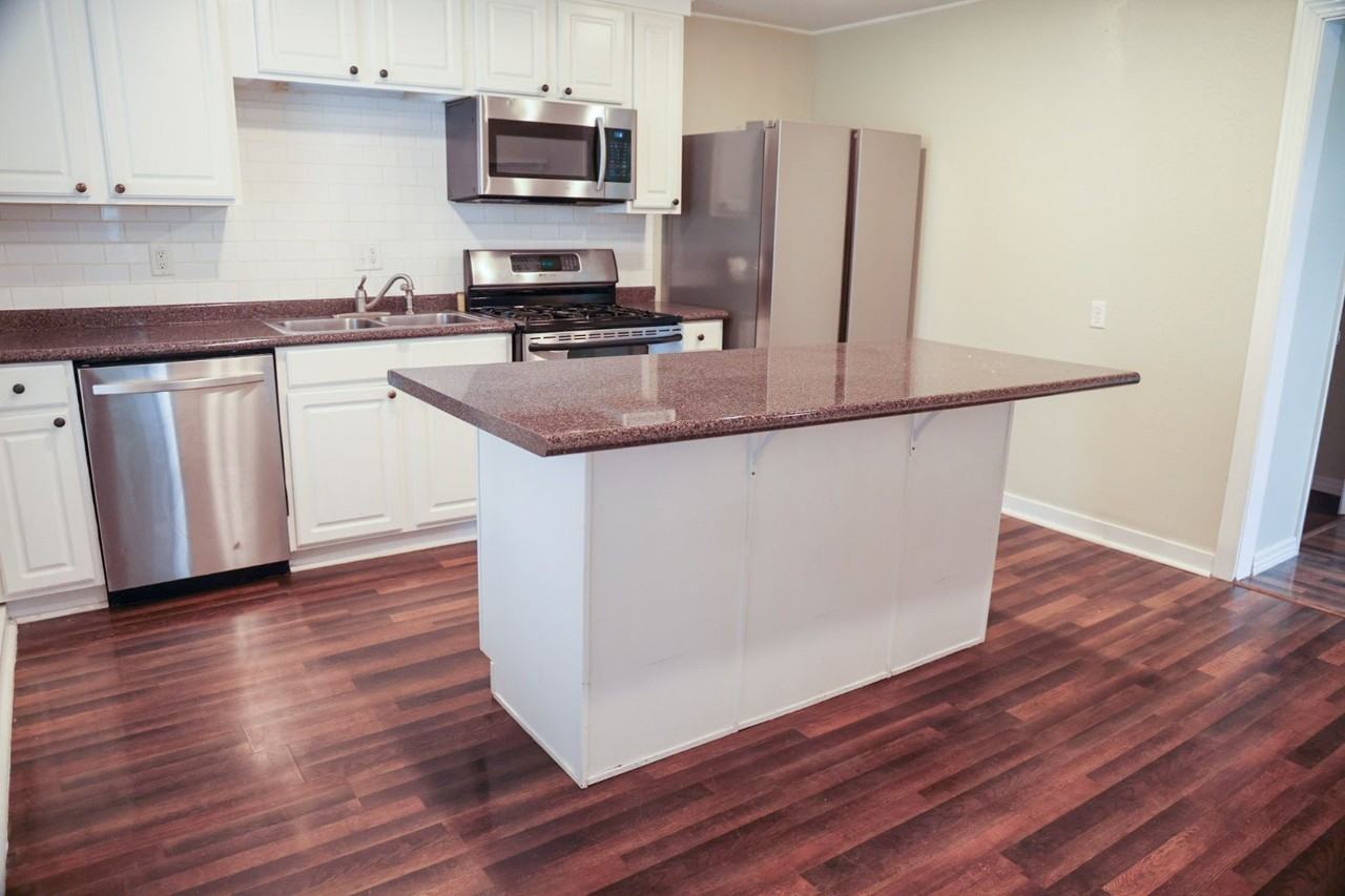 435 Ballard Ave - Photo 6 of 26