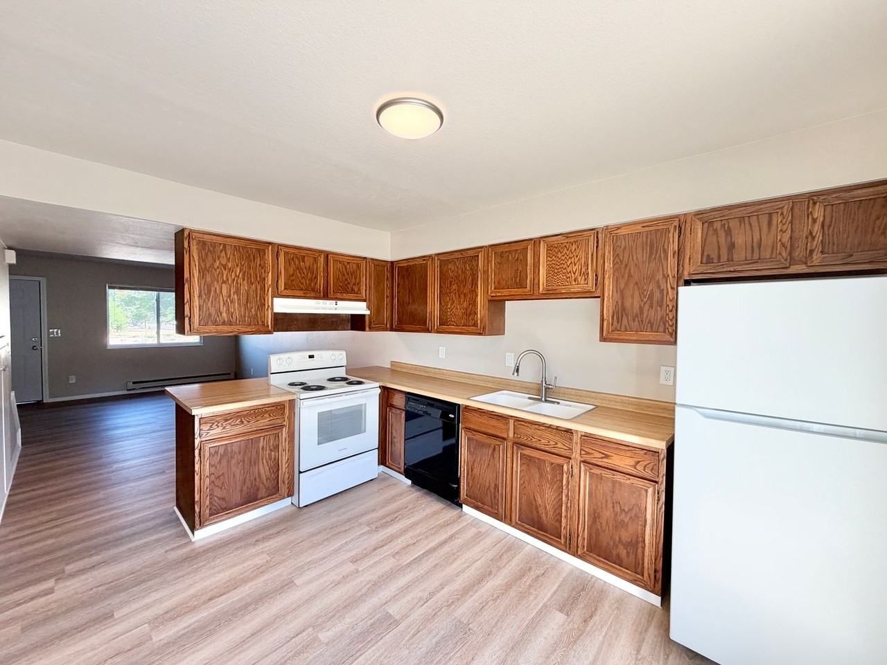 83 Castle Royal Dr - Photo 6 of 30
