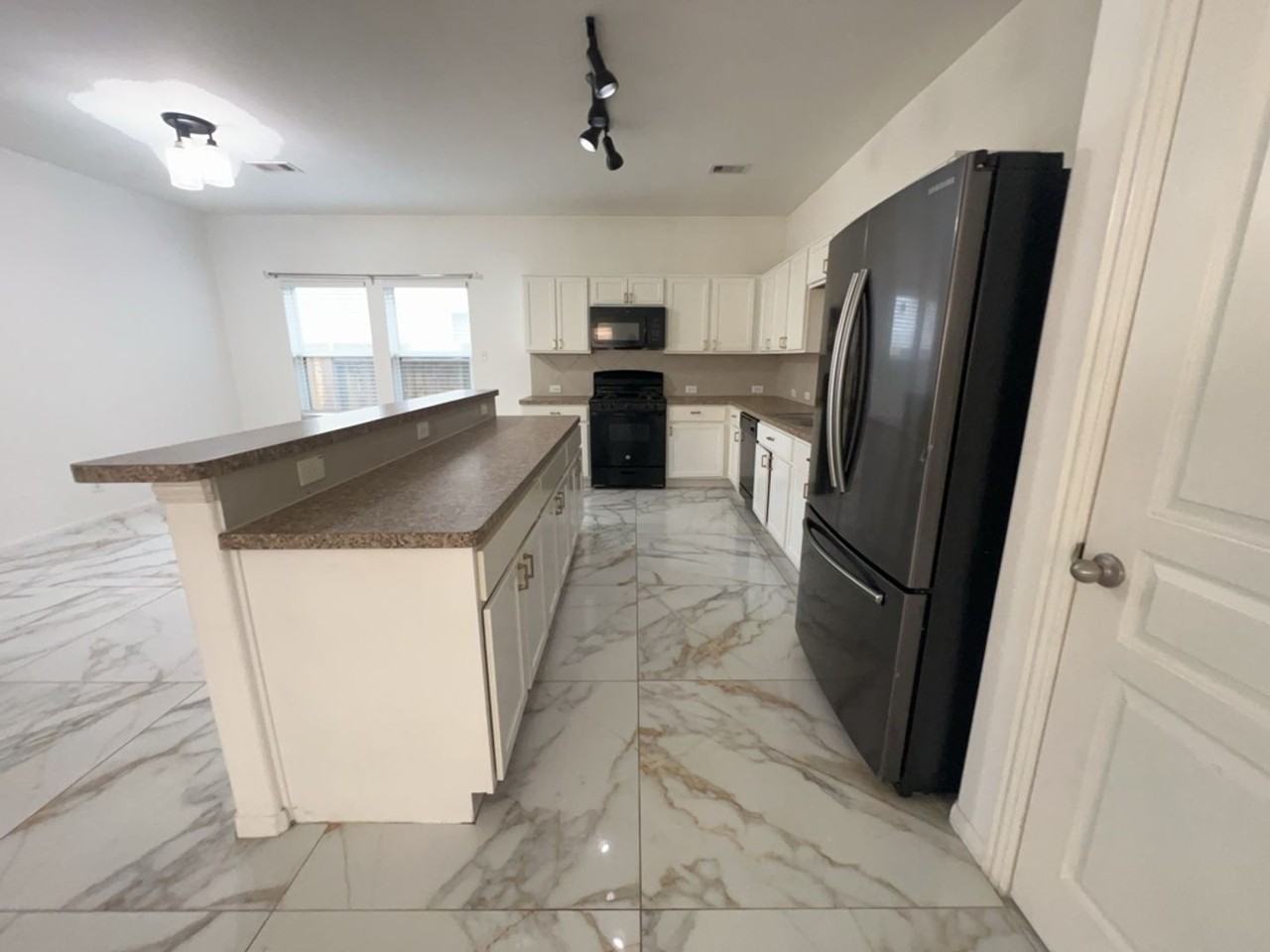 3238 Elisa Springs Ln - Photo 4 of 23