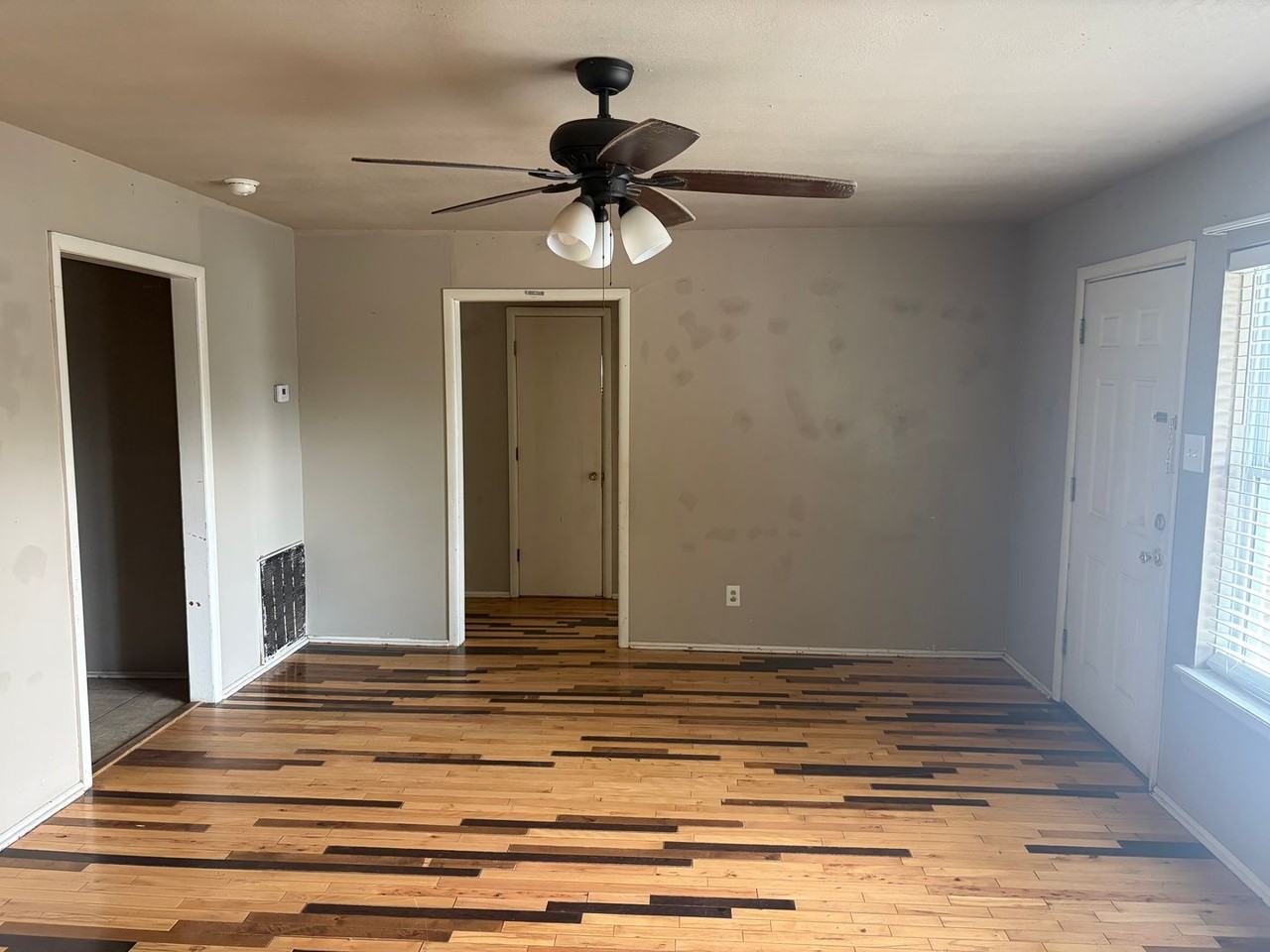 1005 S N St - Photo 5 of 14
