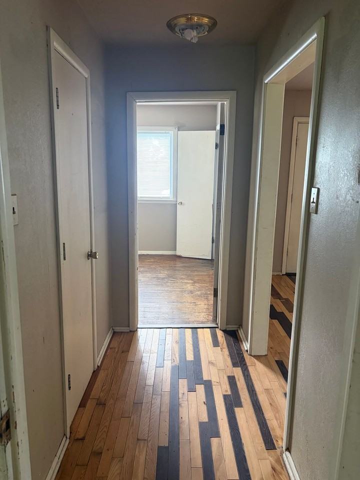 1005 S N St - Photo 7 of 14