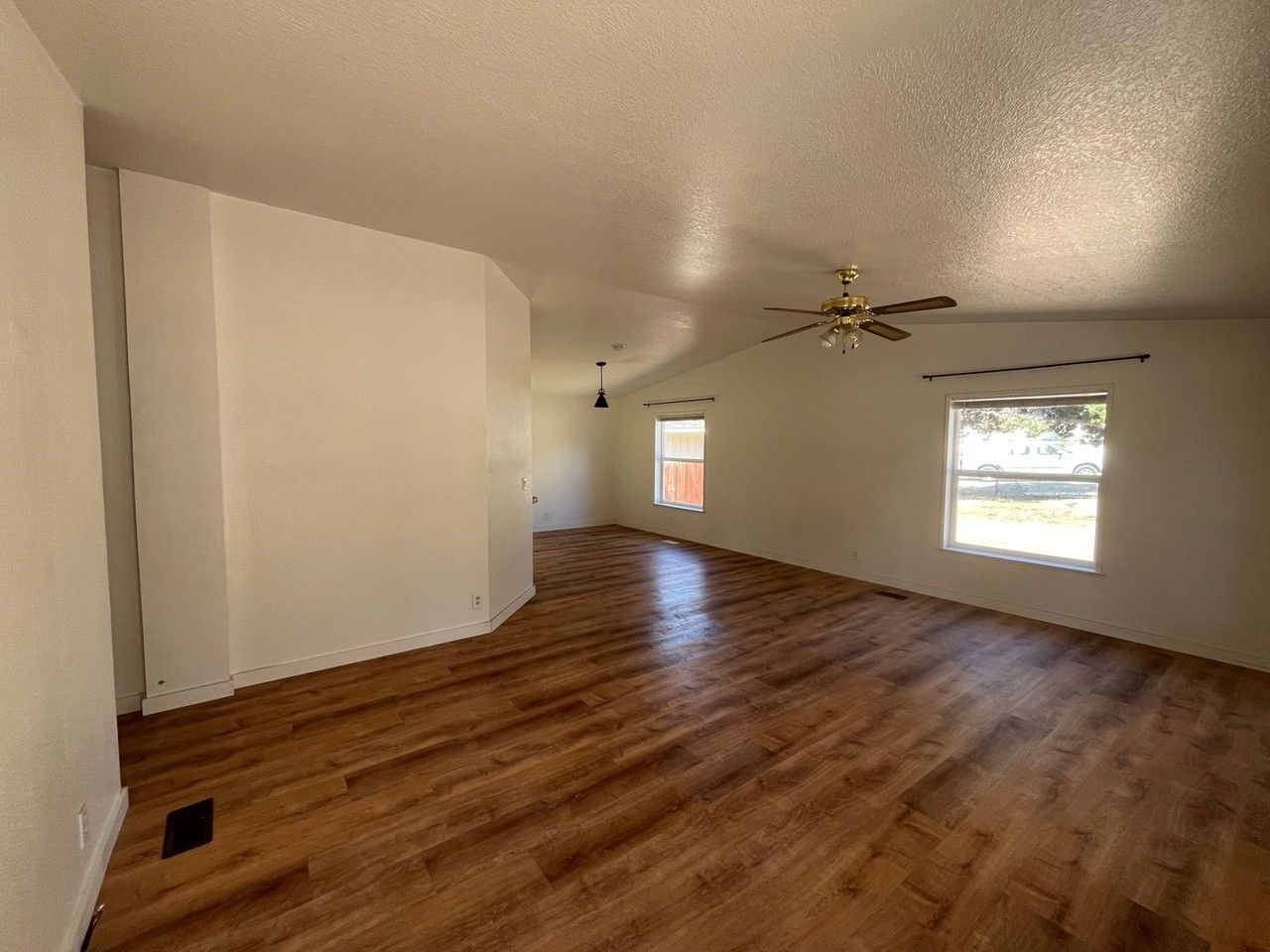 8115 Sw Crater Loop Rd - Photo 2 of 21