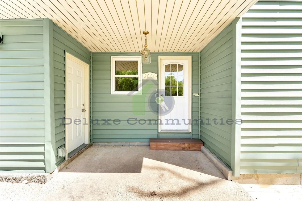 2660 Blackberry Ln Ne - Photo 2 of 48
