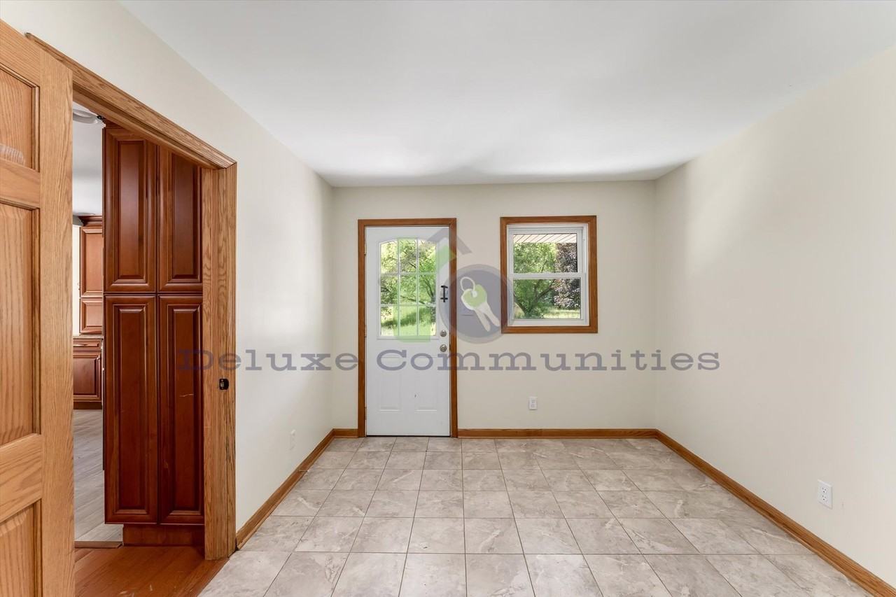 2660 Blackberry Ln Ne - Photo 3 of 48
