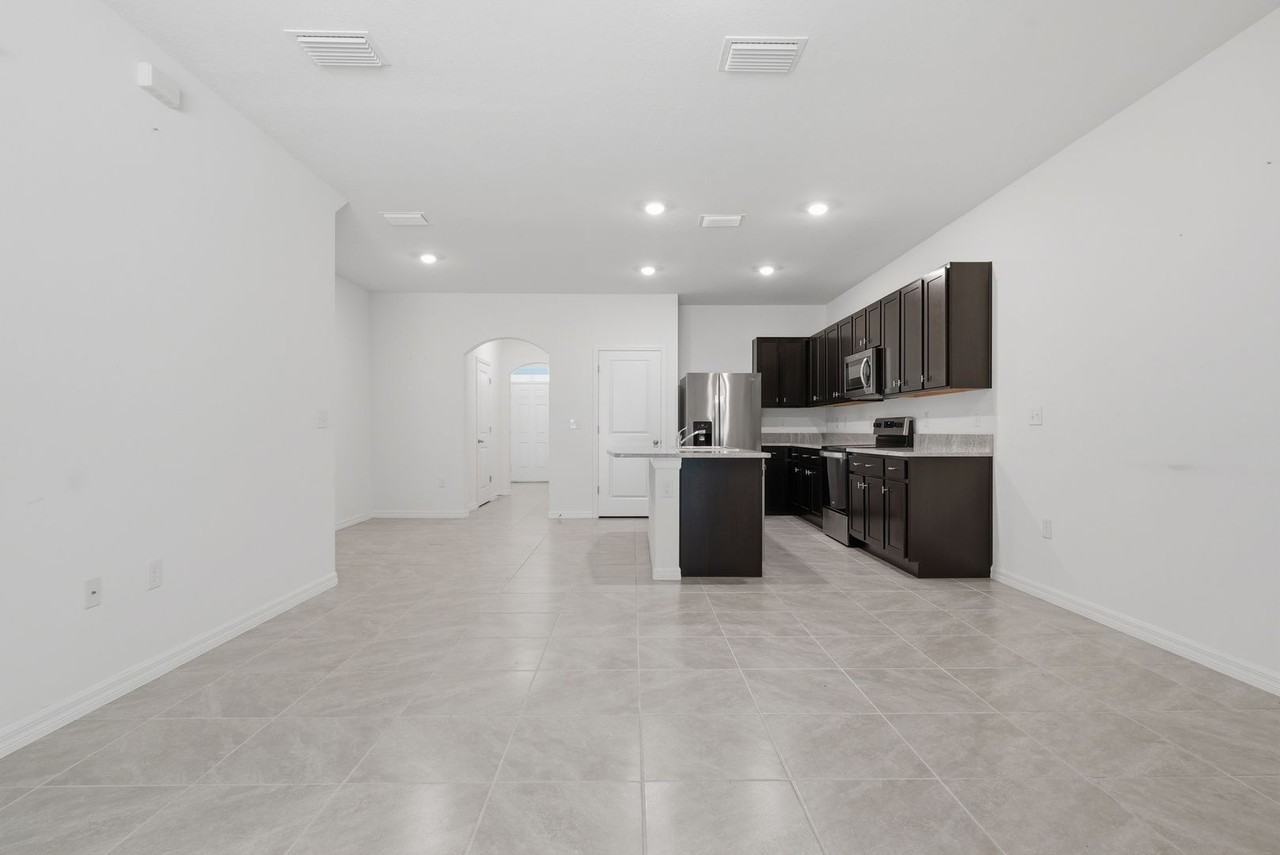 13753 Nw 9th Rd - Photo 3 of 27