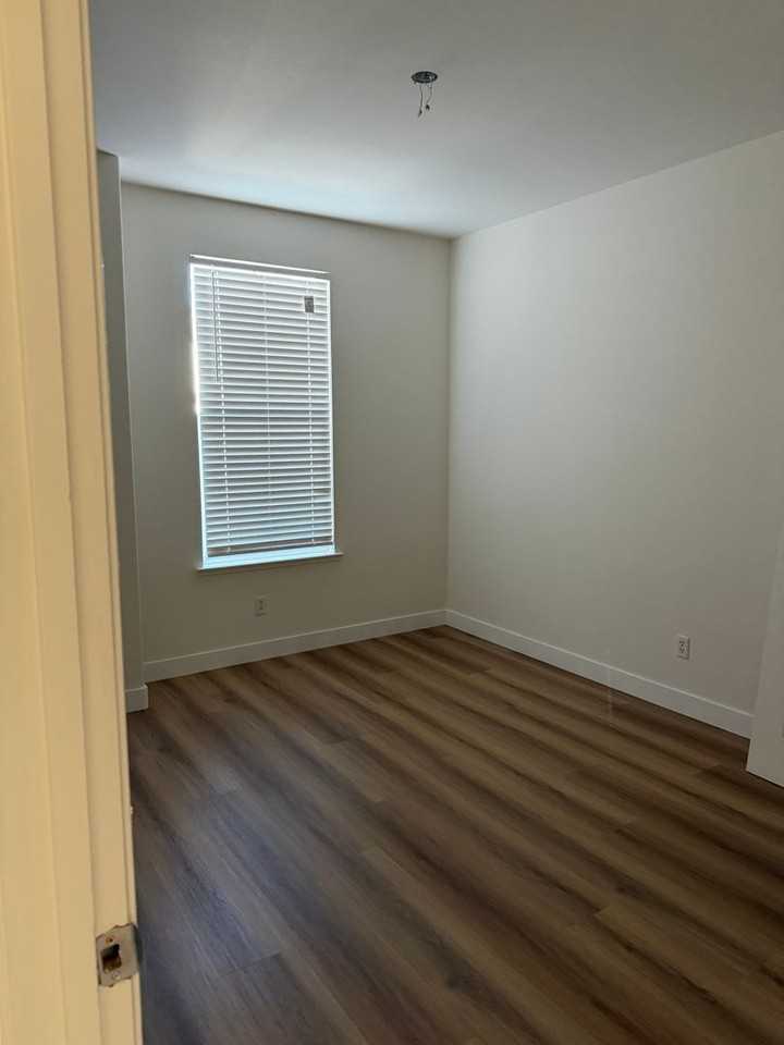 8313 Dandelion Dr - Photo 7 of 9