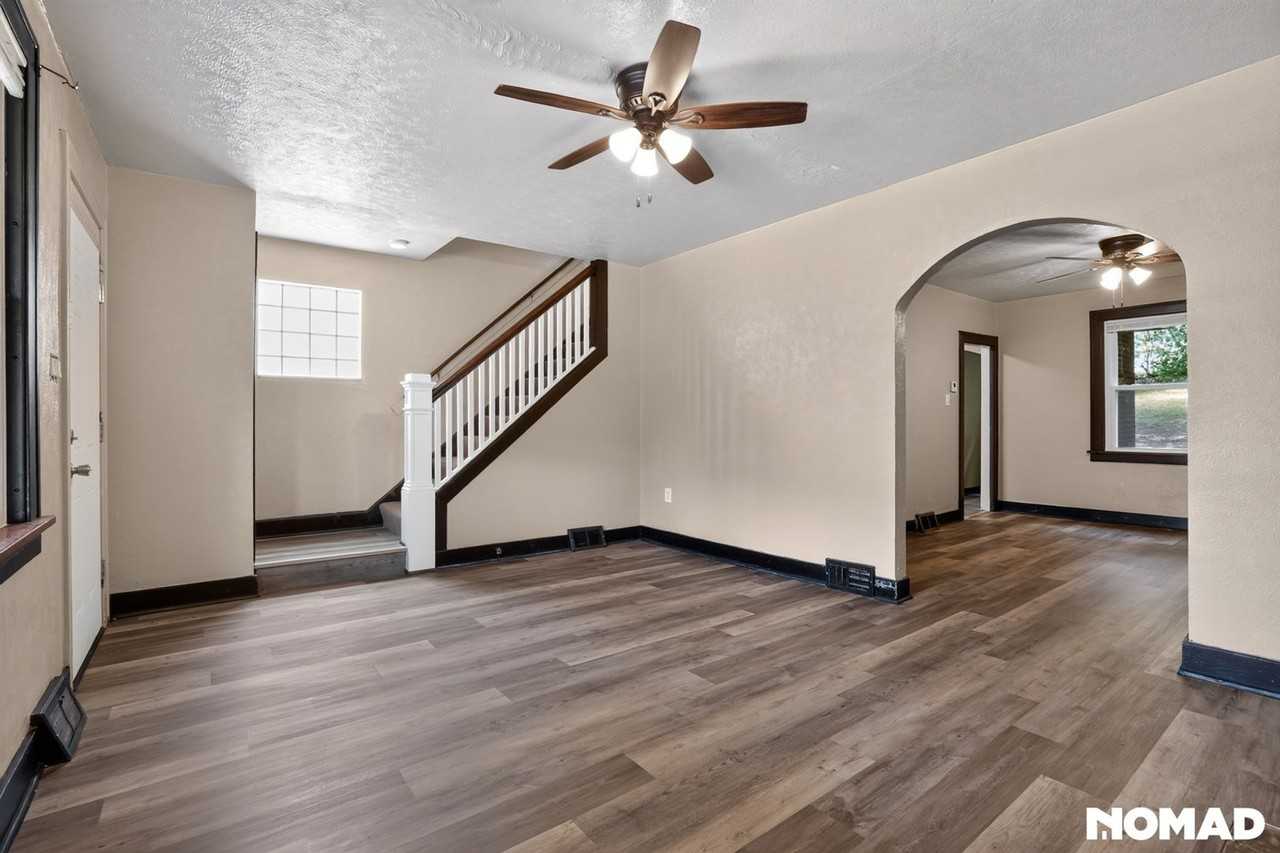 523 Ridge Ave - Photo 2 of 36