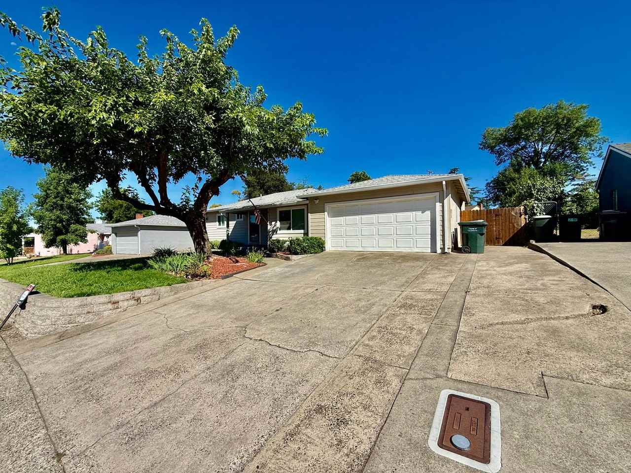 7213 Sunset Ave - Photo 2 of 25