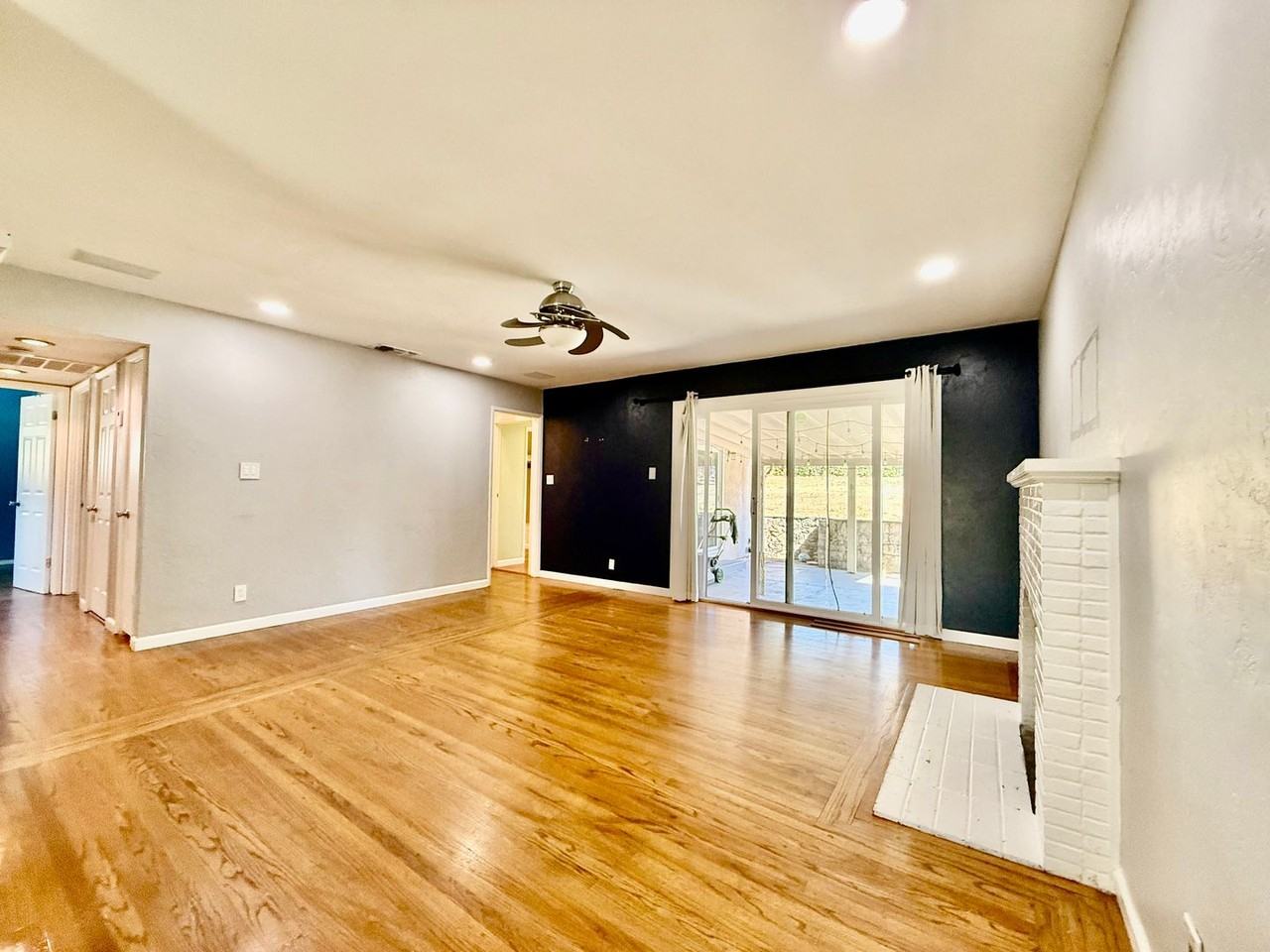7213 Sunset Ave - Photo 6 of 25