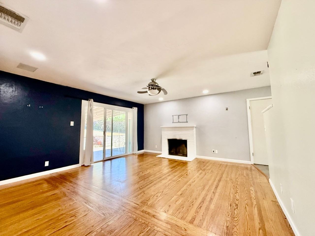 7213 Sunset Ave - Photo 7 of 25