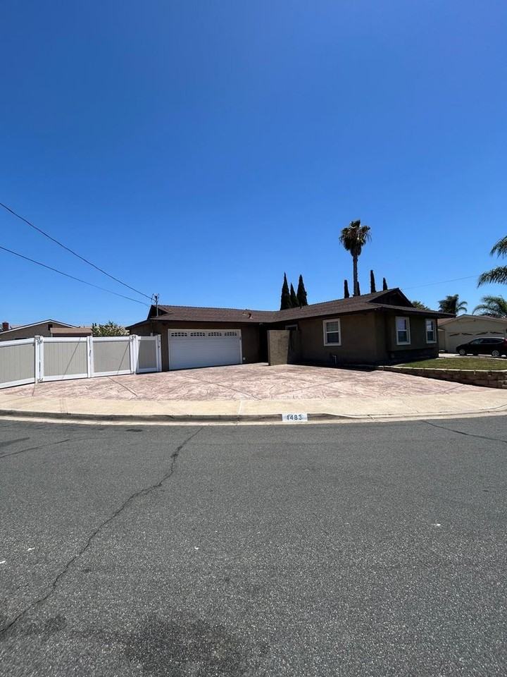 1483 La Corta Cir - Photo 4 of 40