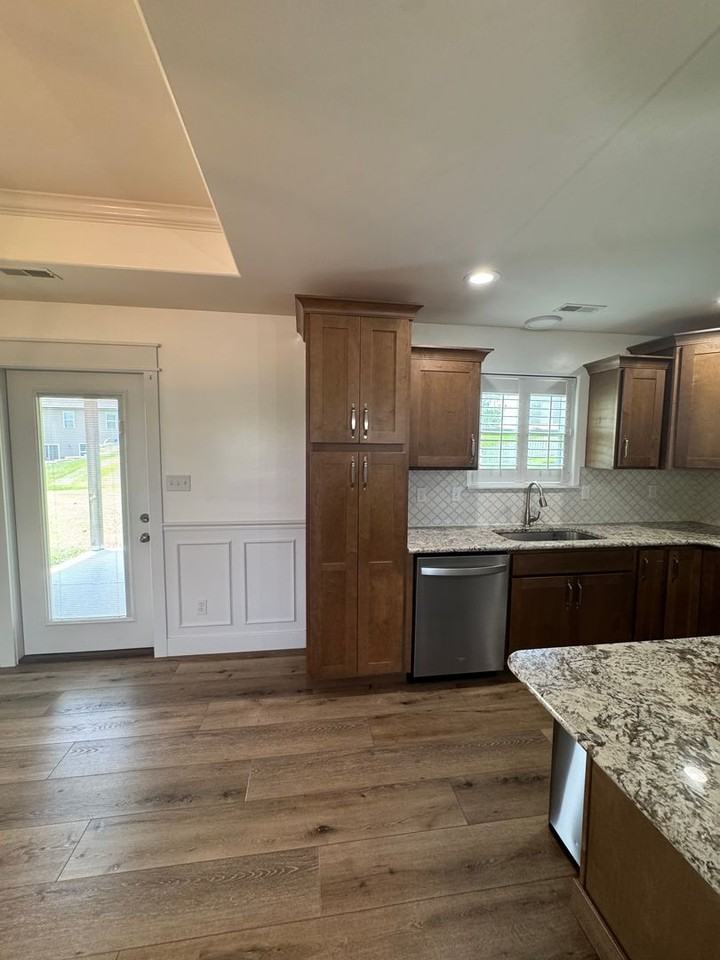 4806 Winrose Ct - Photo 7 of 19