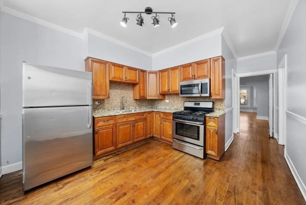 2411 S 56th Ct - Photo 2 of 26