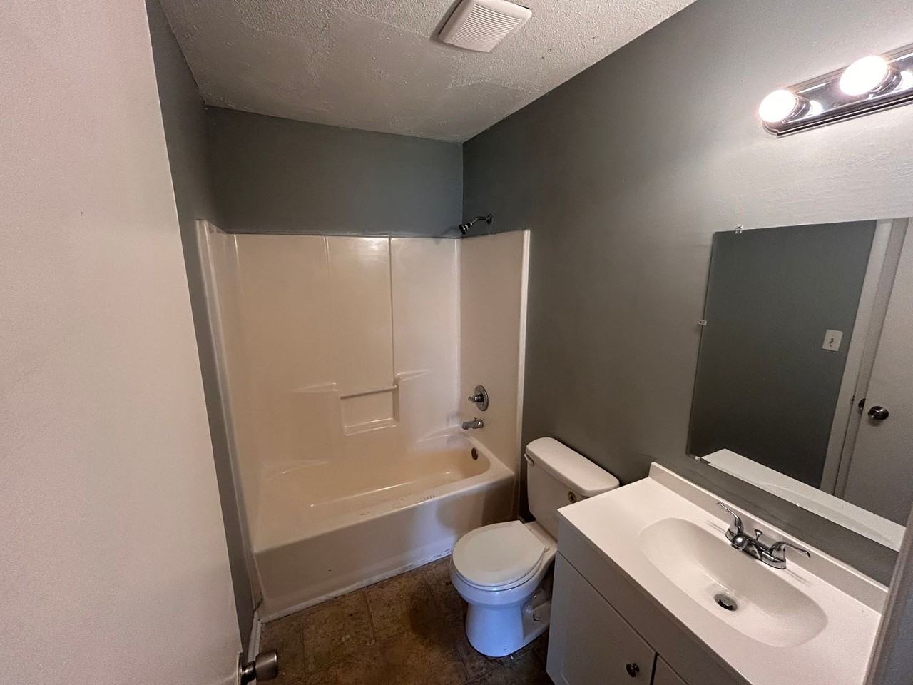 3127 Gayhart Dr Nw - Photo 7 of 9