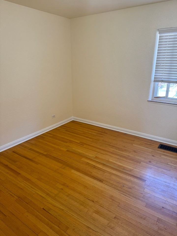 5907 E 14th Ave - Photo 5 of 11