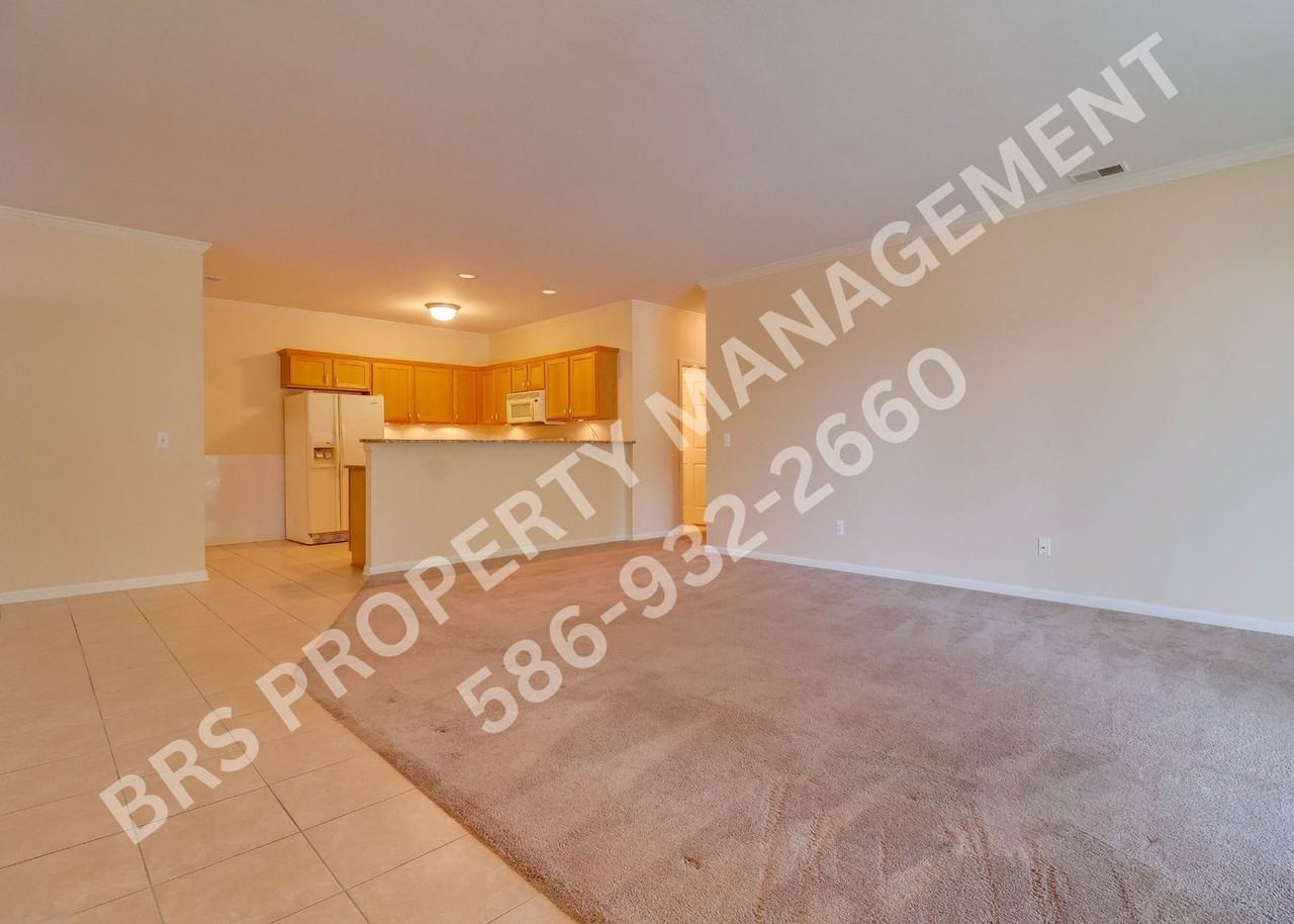 14389 Moravian Manor Cir - Photo 4 of 20