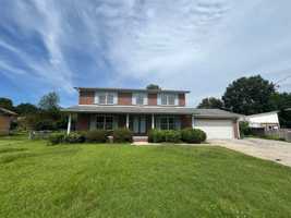 featured image of 817 Mira Vista Dr Se