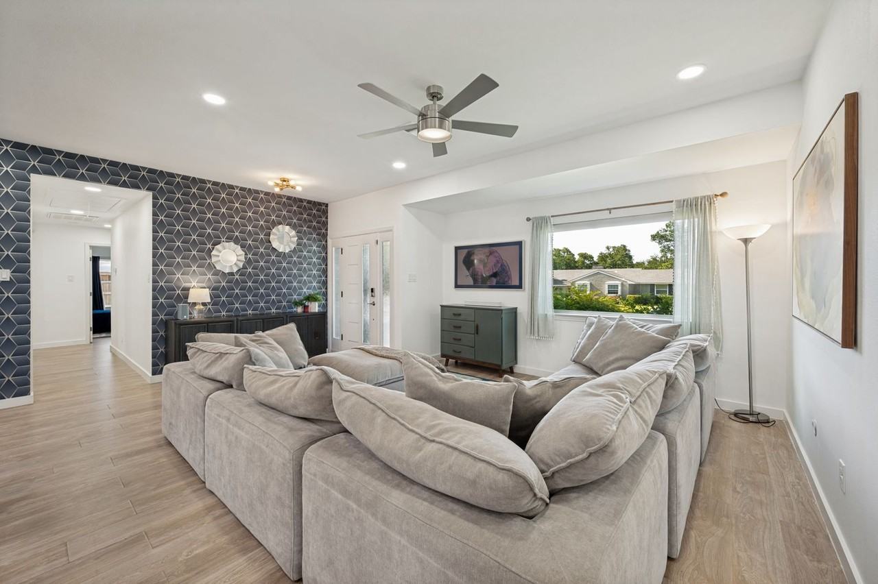 3619 Merrell Rd - Photo 4 of 27