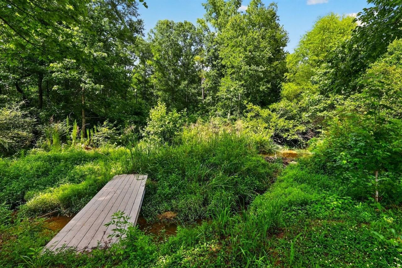 3 Donan Ct - Photo 5 of 36